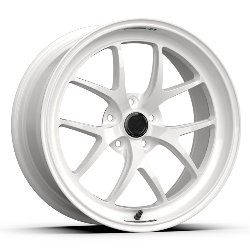 fifteen52 Sector RSR 19″ 5×114.3 Rally White (Gloss White)